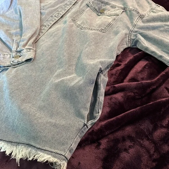 Denim Button-Up Shirt with Frayed Hem - Picture 3 of 12